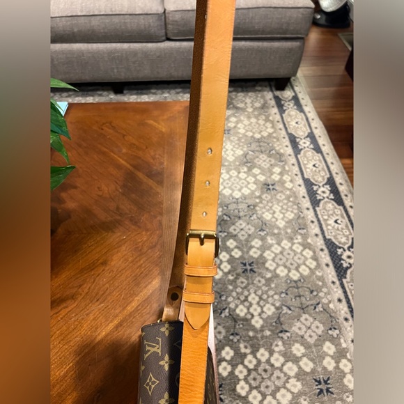 Authentic vintage LOUIS VUITTON Monogram Canvas Cartouchierre MM Shoulder Bag - Picture 14 of 14